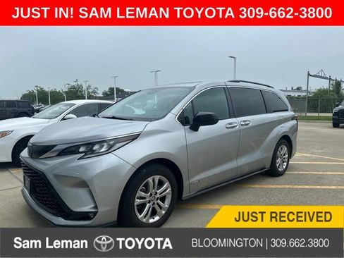 Used 2021 Toyota Sienna XSE w/ XSE Plus Package AWD/4WD image 1