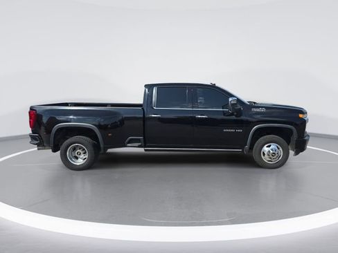 Used 2022 Chevrolet Silverado 3500 High Country w/ Technology Package image 2