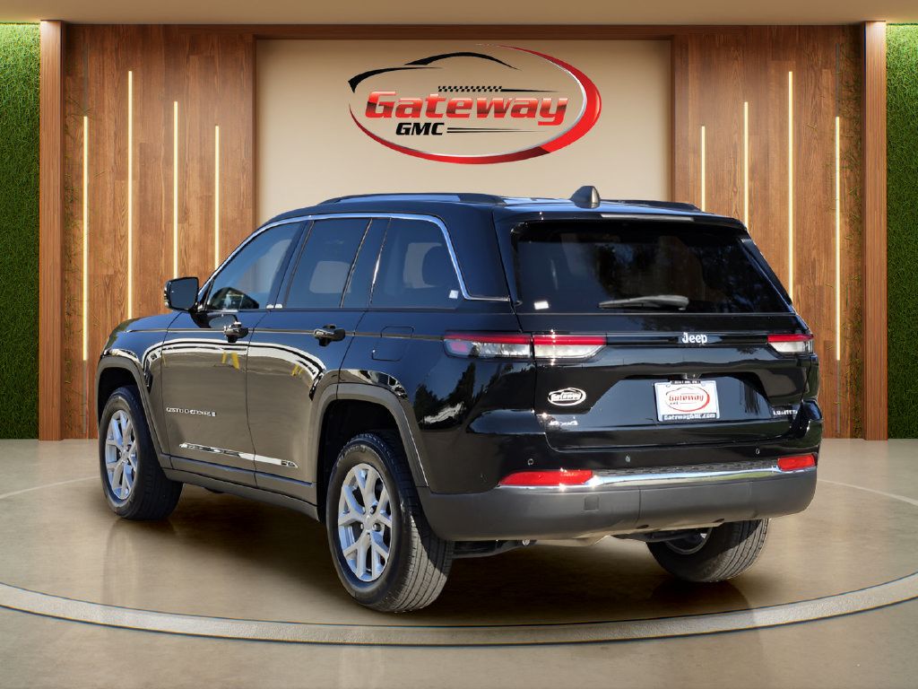 Used 2023 Jeep Grand Cherokee Limited AWD/4WD image 7