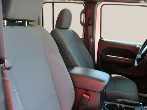 Used 2024 Jeep Gladiator Sport AWD/4WD image 20