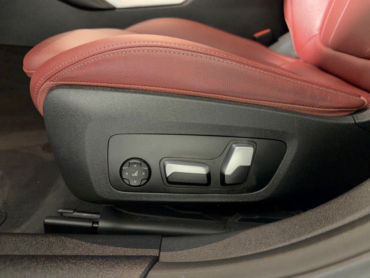 Used 2023 BMW i4 eDrive40 w/ M Sport Package RWD image 16