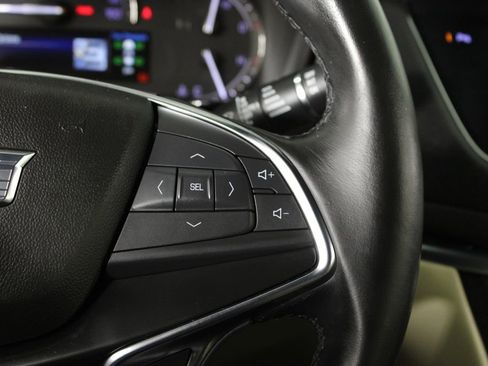 Used 2019 Cadillac XT5 FWD image 26