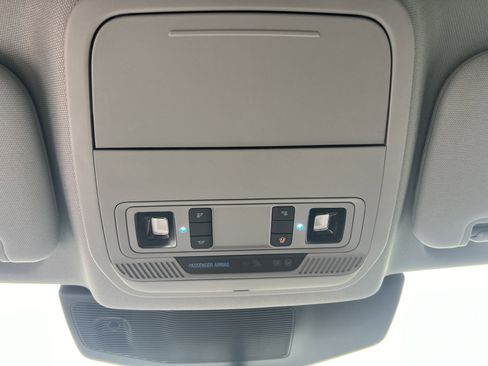 Used 2024 Ford Explorer XLT w/ Equipment Group 202A image 17