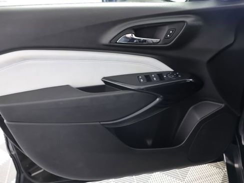 Used 2024 Chevrolet Trax LT image 24