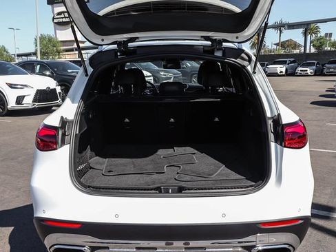 Used 2025 Mercedes-Benz GLC 300 image 30
