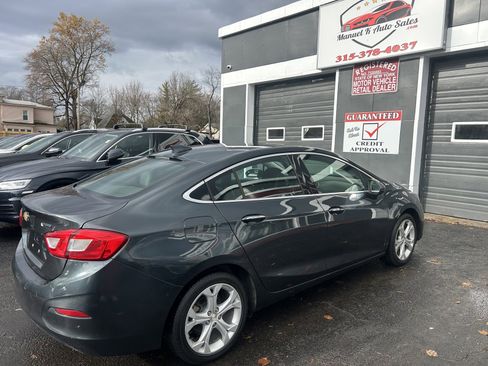 Used 2018 Chevrolet Cruze Premier image 8
