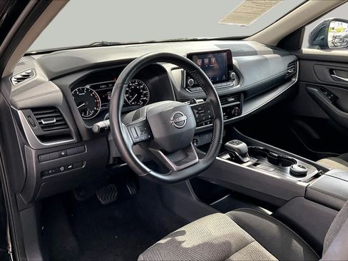 Certified 2025 Nissan Rogue SV AWD/4WD image 17