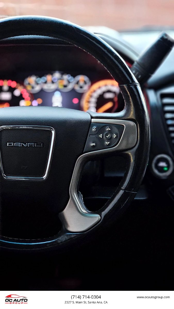 Used 2015 GMC Yukon Denali w/ Open Road Package RWD image 27