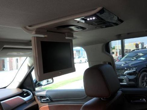 Used 2020 Chevrolet Tahoe Premier w/ Premier 6.2L Value Package image 18