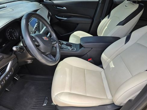 Used 2023 Cadillac XT4 Sport FWD image 10