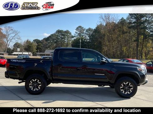 Used 2019 Toyota Tacoma TRD Off-Road image 8