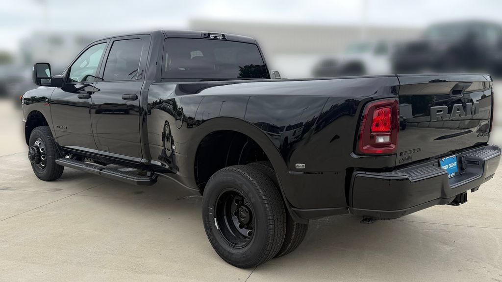New 2026 RAM 3500 Big Horn AWD/4WD image 6