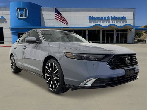 New 2025 Honda Accord Touring image 9