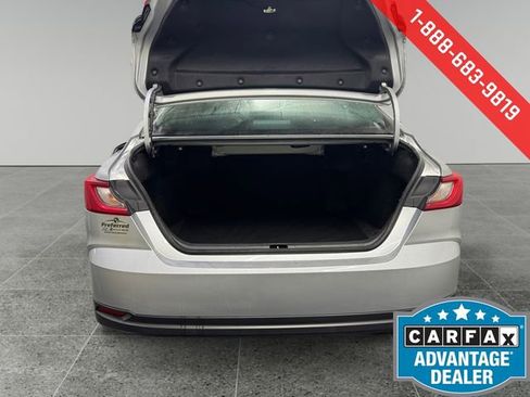 Used 2025 Toyota Camry LE image 13