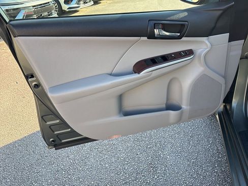 Used 2012 Toyota Camry image 13
