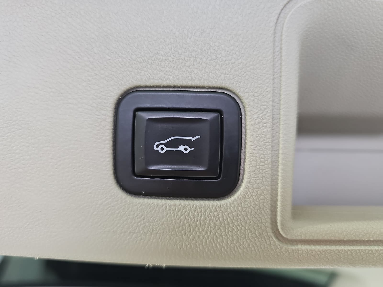 Used 2018 GMC Terrain Denali w/ Advanced Safety Package FWD image 30