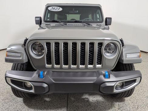 Used 2023 Jeep Wrangler Unlimited Sahara image 2