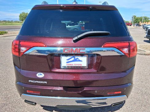 Used 2017 GMC Acadia Denali w/ Technology Package FWD image 4