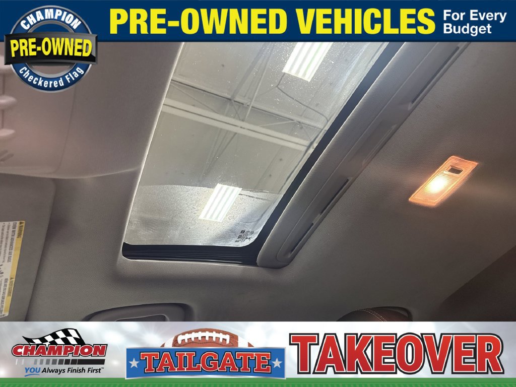 Used 2018 Chevrolet Trax LT w/ Sun & Sound Package FWD image 25
