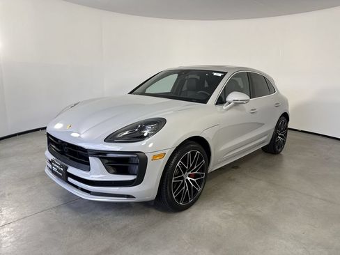 Certified 2025 Porsche Macan S AWD/4WD image 1