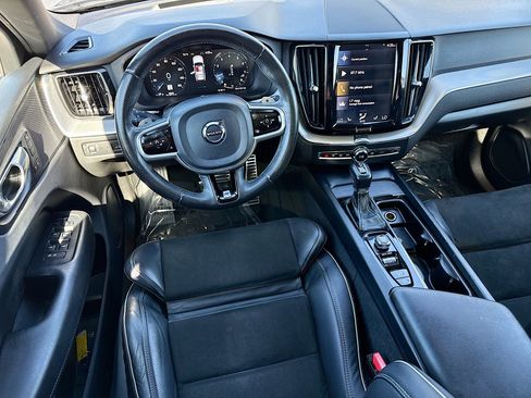 Used 2018 Volvo XC60 T6 R-Design w/ Convenience Package image 17