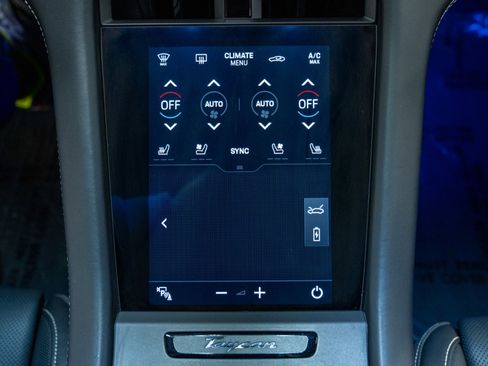 Used 2022 Porsche Taycan Turbo S image 36