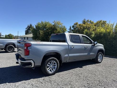 Used 2023 Chevrolet Silverado 1500 LT AWD/4WD image 7
