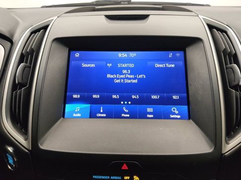 Used 2020 Ford Edge SEL image 25