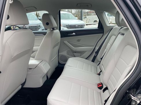 Certified 2024 Volkswagen Jetta SE image 22