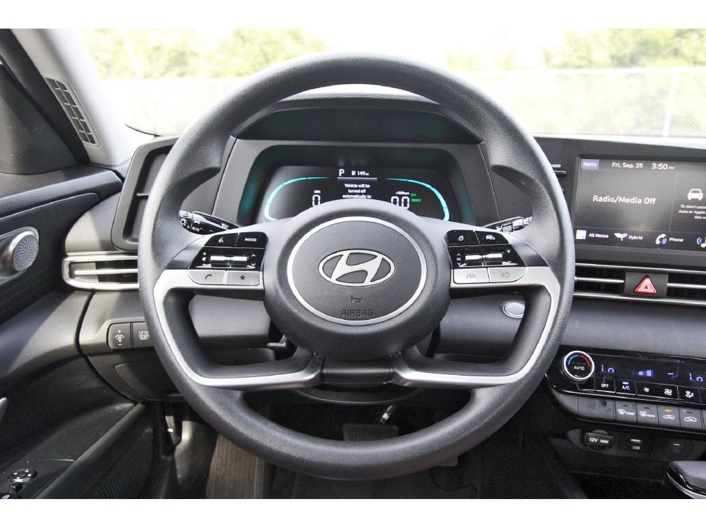 Certified 2026 Hyundai Elantra Hybrid FWD image 16