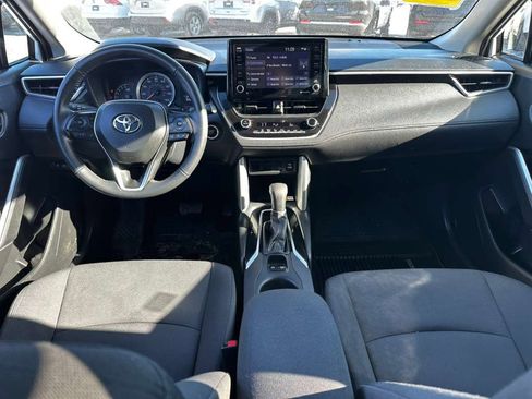 Used 2022 Toyota Corolla Cross LE w/ Moonroof Package image 15