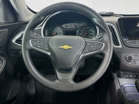 Used 2024 Chevrolet Malibu LT image 17