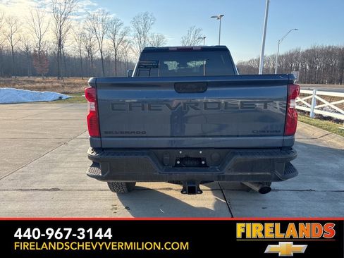 Used 2024 Chevrolet Silverado 2500 Custom w/ Custom Value Package image 4