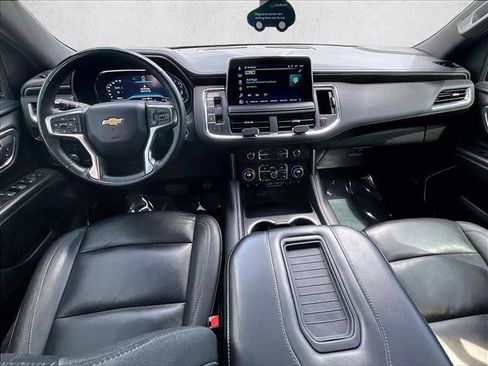 Used 2024 Chevrolet Suburban LT w/ Luxury Package RWD image 16
