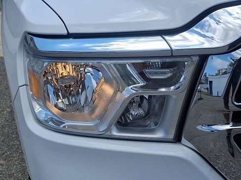 Used 2020 RAM 1500 Big Horn AWD/4WD image 9