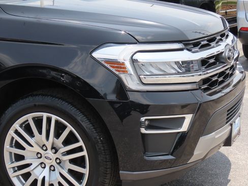 Certified 2024 Ford Expedition Limited RWD image 6
