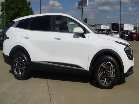 Used 2025 Kia Sportage LX AWD/4WD image 5