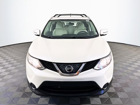 Used 2018 Nissan Rogue Sport SV FWD image 2