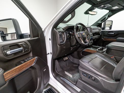 Used 2023 Chevrolet Silverado 3500 High Country image 16