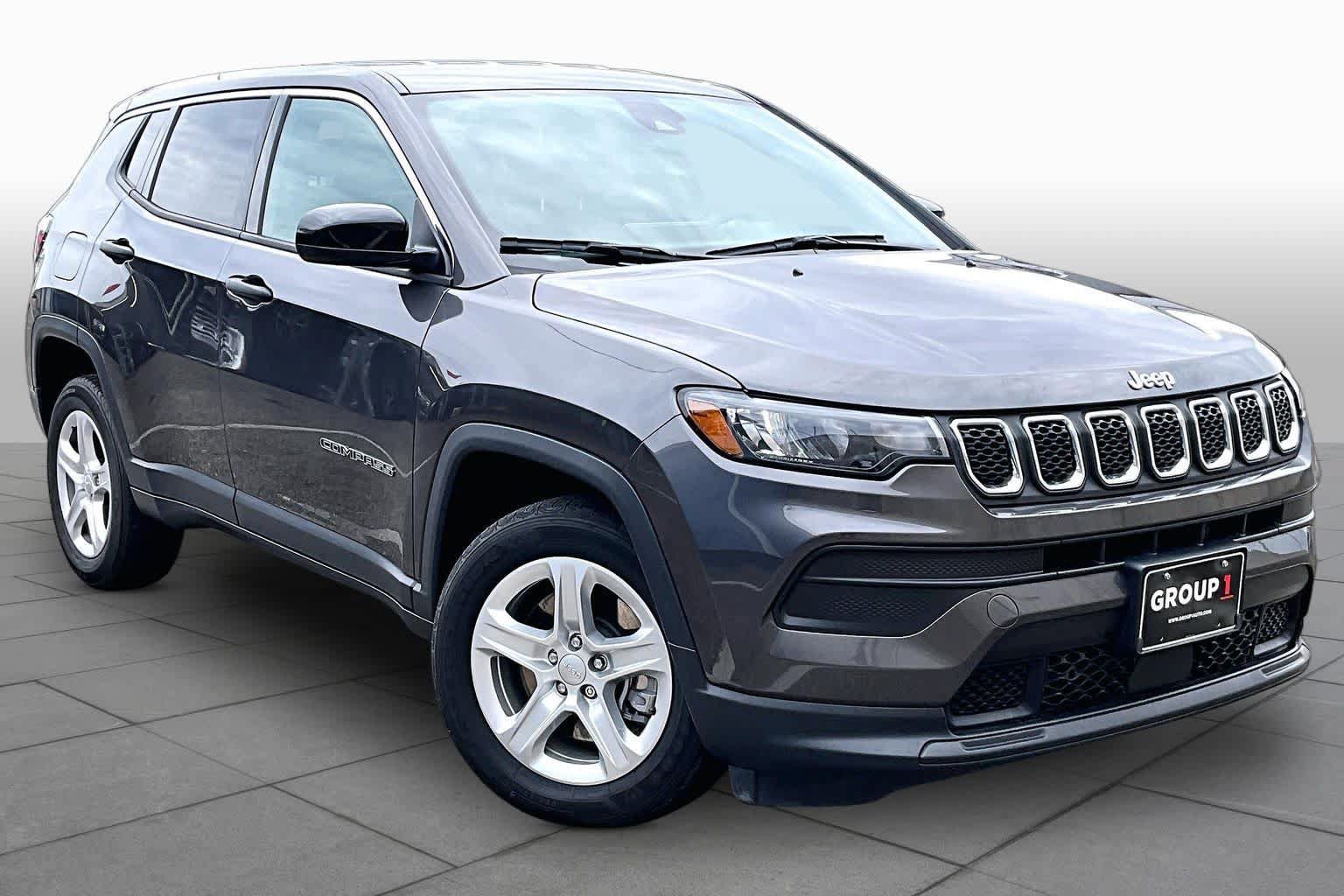 Used 2023 Jeep Compass Sport AWD/4WD image 2