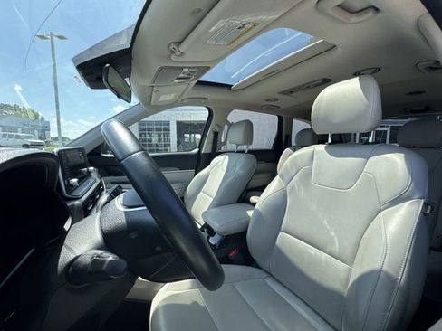 Used 2020 Kia Telluride S image 28