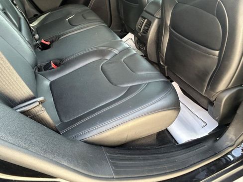 Used 2020 Jeep Cherokee Latitude Lux w/ Comfort/Convenience Group AWD/4WD image 11