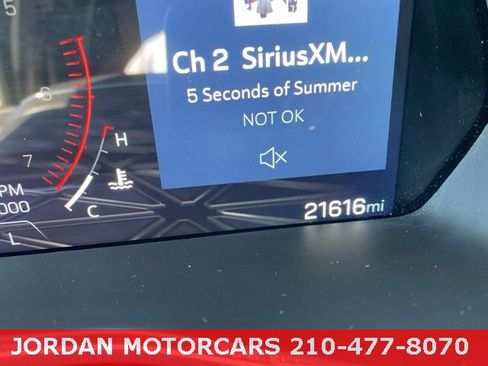 Used 2024 GMC Canyon Denali image 39