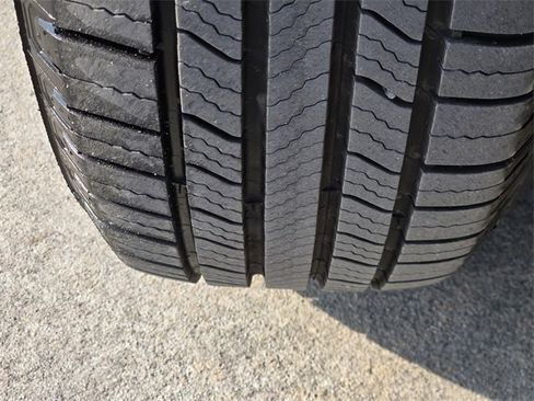 Used 2024 Ford Maverick XL image 11