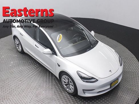 Used 2022 Tesla Model 3 Long Range AWD/4WD image 3