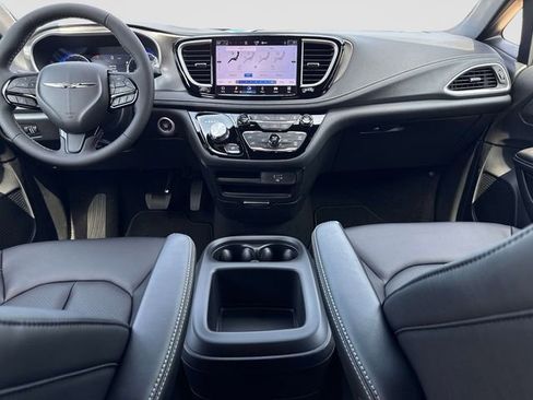 New 2026 Chrysler Pacifica Select w/ S Appearance Package FWD image 15