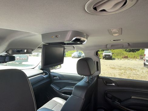 Used 2016 Chevrolet Suburban LT RWD image 26