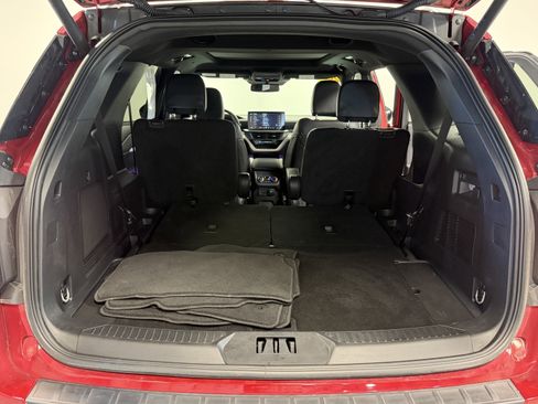 Used 2025 Ford Explorer ST-Line w/ Premium Package AWD/4WD image 24