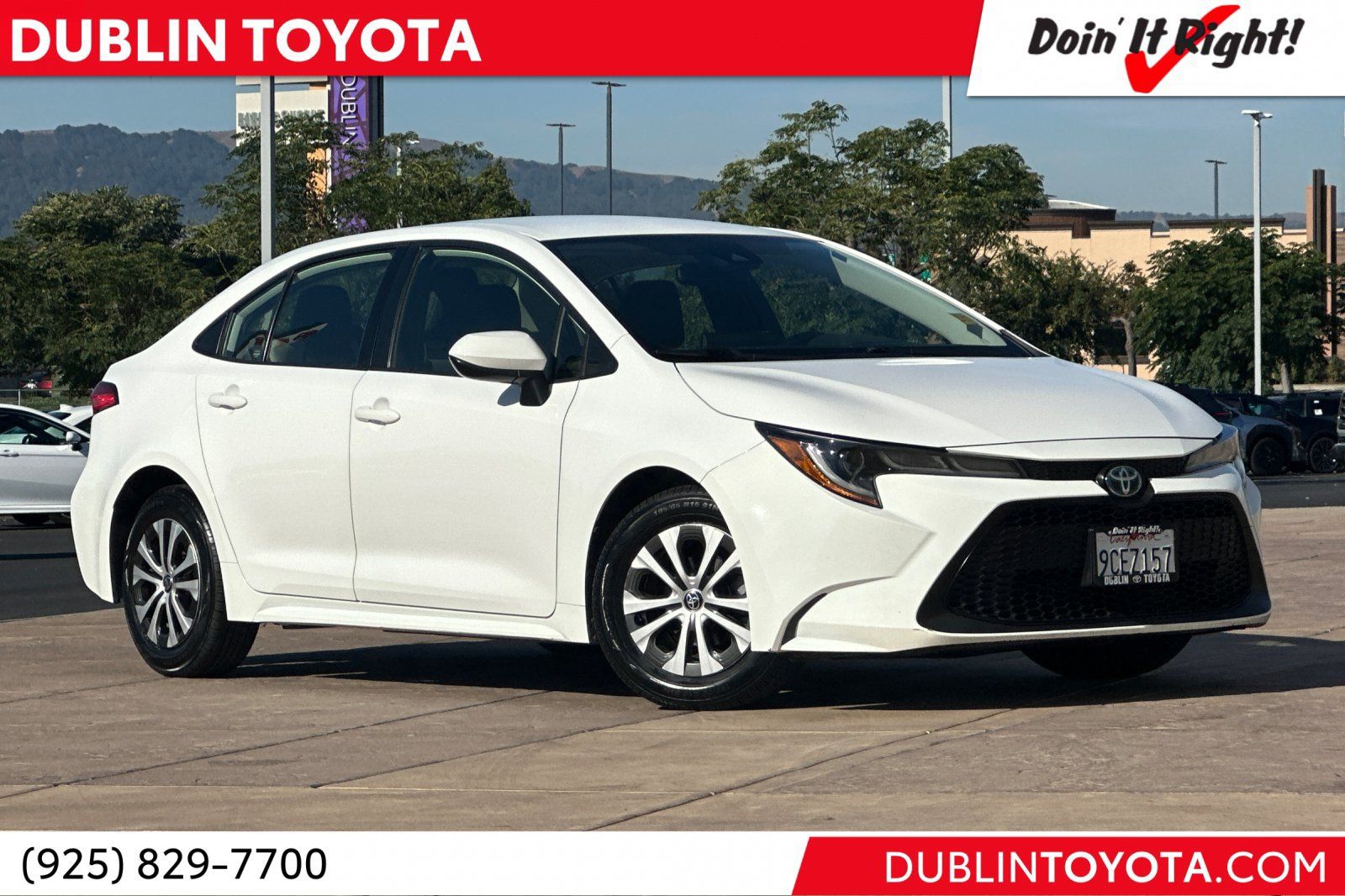 Used 2022 Toyota Corolla LE FWD image 1