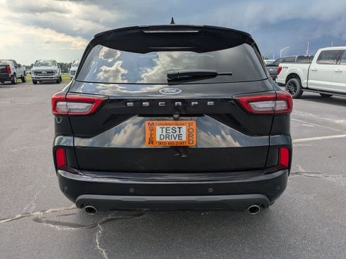 Used 2023 Ford Escape ST-Line w/ Tech Pack #1 FWD image 5